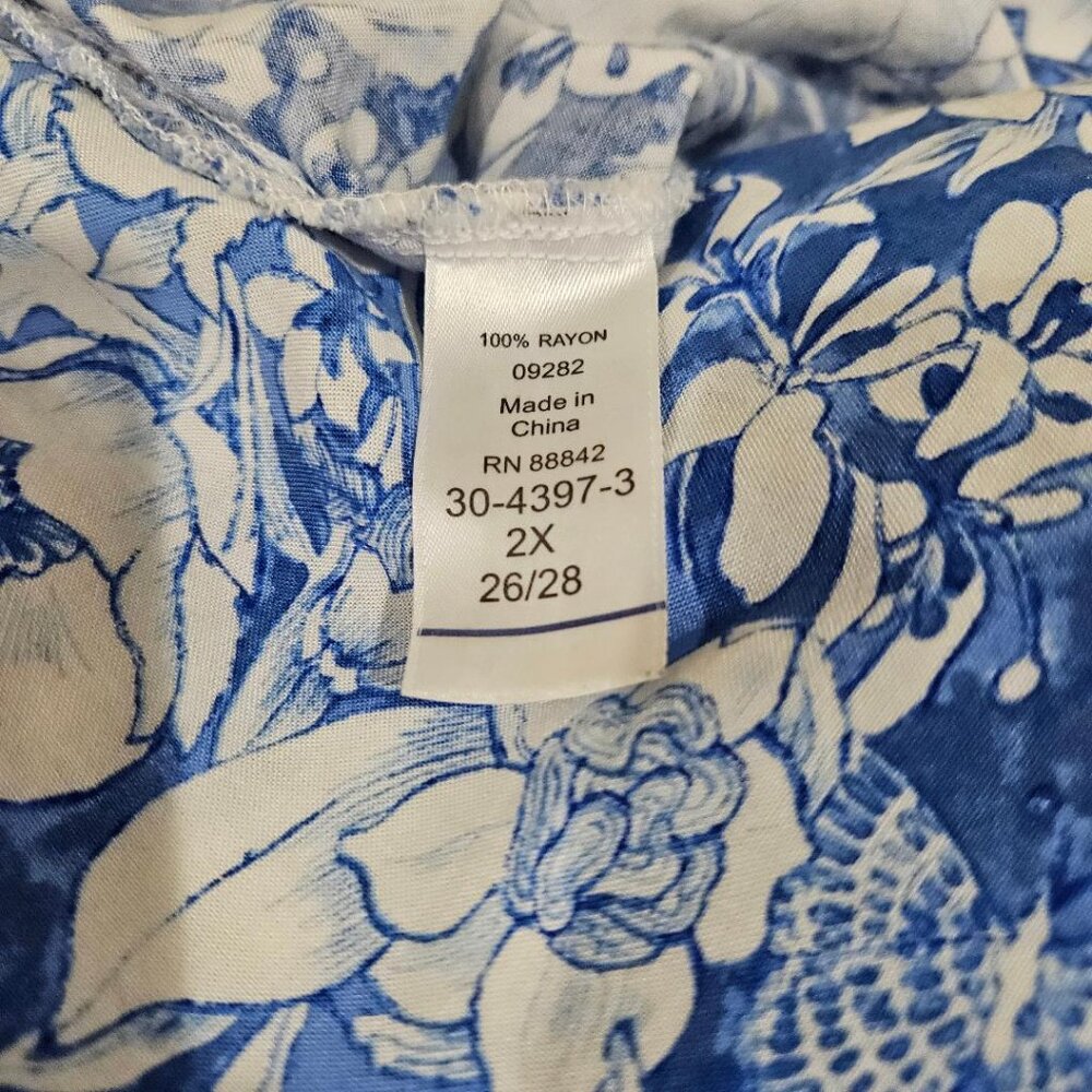 WOMAN WITHIN BLUE WHITE FLORAL CLOISONNE SLEEVELESS SCOOP NECK TANK TOP 2X - 4X - Picture 9 of 13